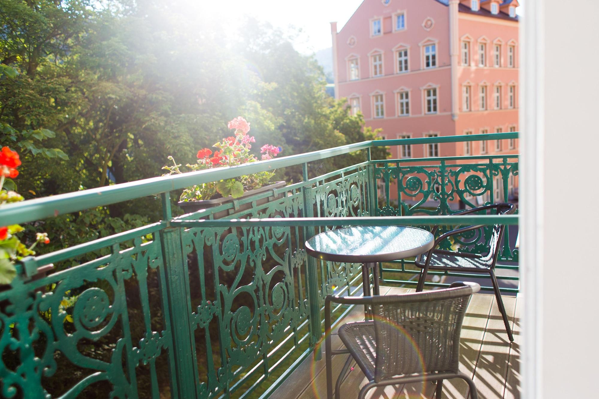 Hotel Ontario Karlsbad Exteriör bild